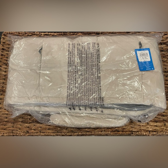 🆕 Columbia Women's Corduroy Ruby Falls'' Novelty Jacket - Responsible Down - Picture 9 of 12